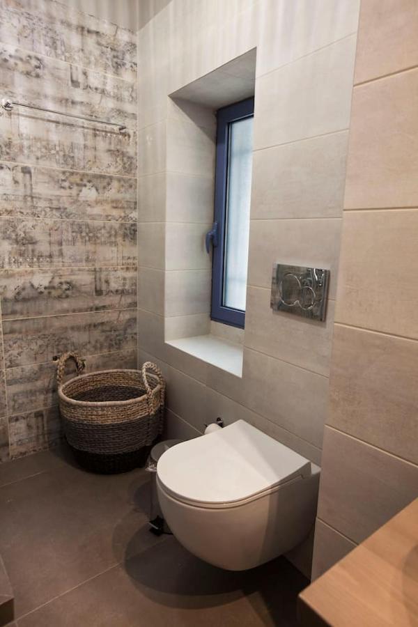 Pagrati Hilton Location Bentzi Family Suite 5 Athena Bagian luar foto