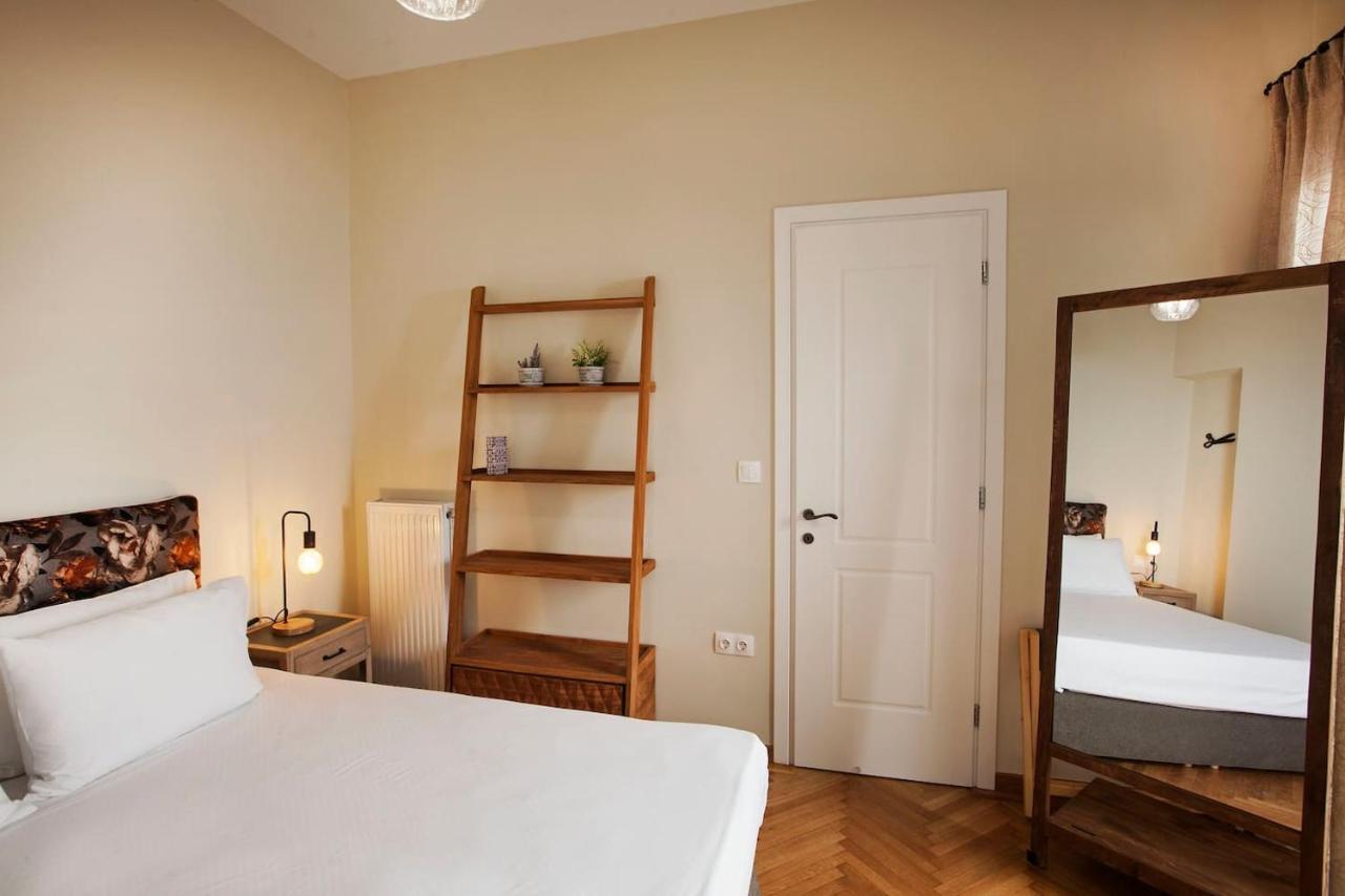Pagrati Hilton Location Bentzi Family Suite 5 Athena Bagian luar foto